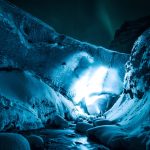 menembus-keajaiban-es-eksplorasi-gua-gua-glasaial-islandia