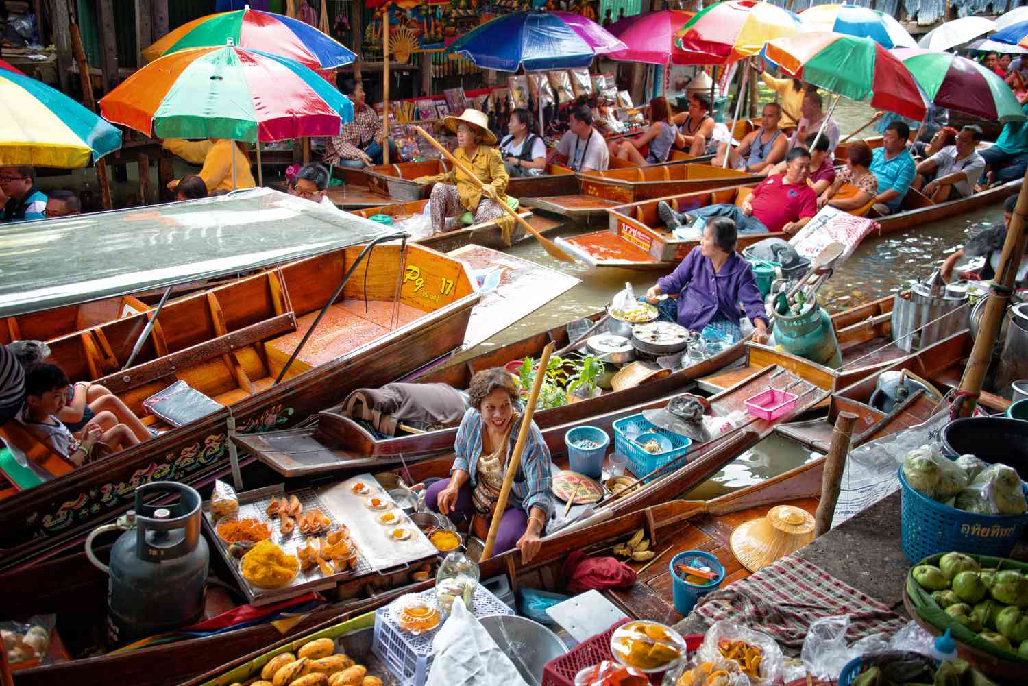 dari-pasar-terapung-ke-puncak-pagoda-thailand-yang-tak-kukira