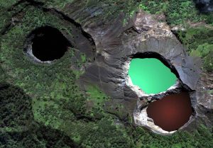 Danau Tiga Warna Kelimutu nusa tengga timur