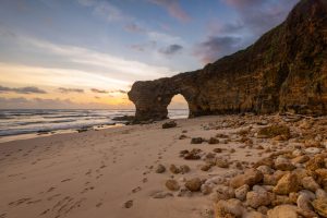 surga-tersembunyi-di-indonesia-5-tempat-yang-belum-banyak-diketahui-wisatawan