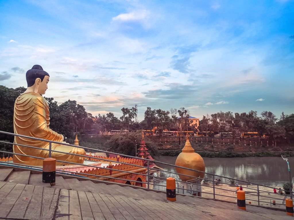langit-emas-di-wat-arun-kisah-cinta-dengan-thailand