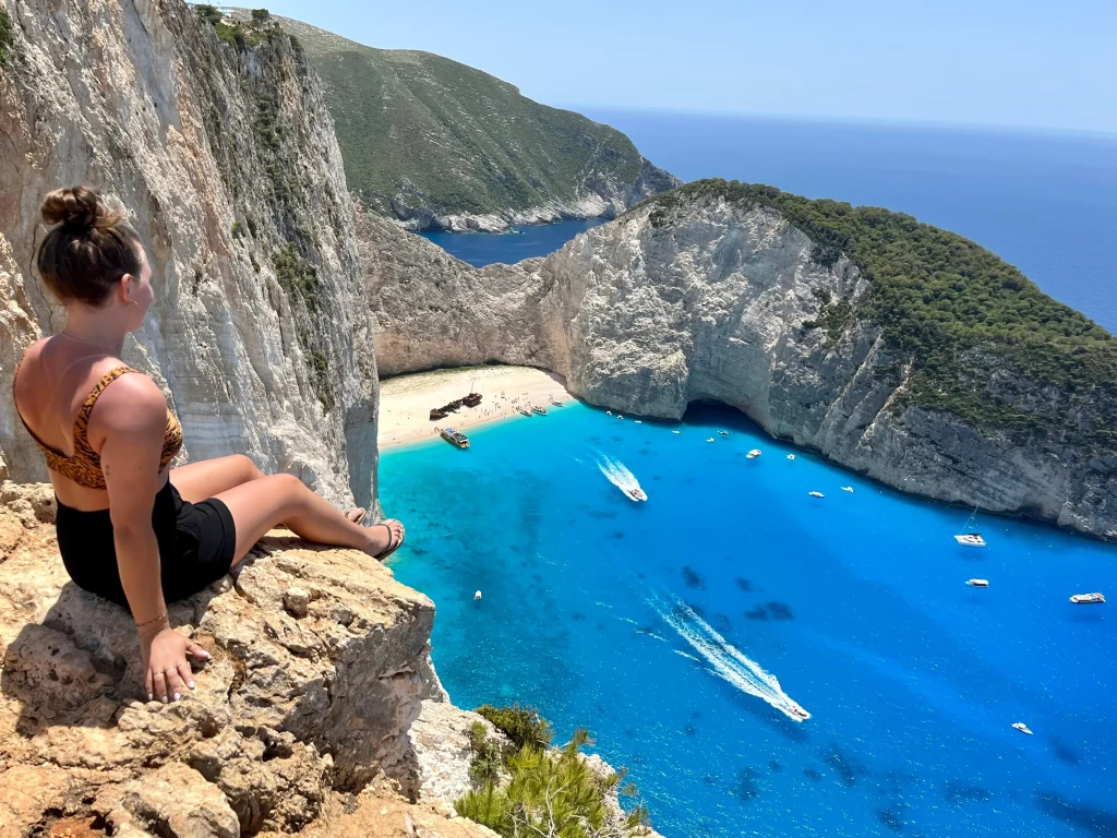 blue-caves-zakynthos-keajaiban-lautan-dan-cahaya