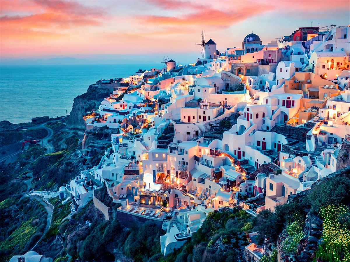 penyusuri-keindahan-santorini-pulau-romantis-di-laut-aegea