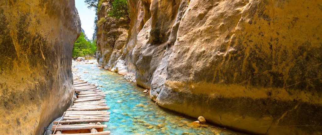 samaria-gorge-jalur-pendakian-terkeren-di-kreta-yang-wajib-kamu-taklukkan