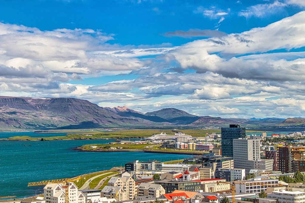 kota-reykjavik-warna-seni-dan-kehangatan-di-ujung-utara